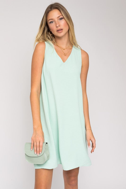 SLEEVELESS V-NECK DRESS